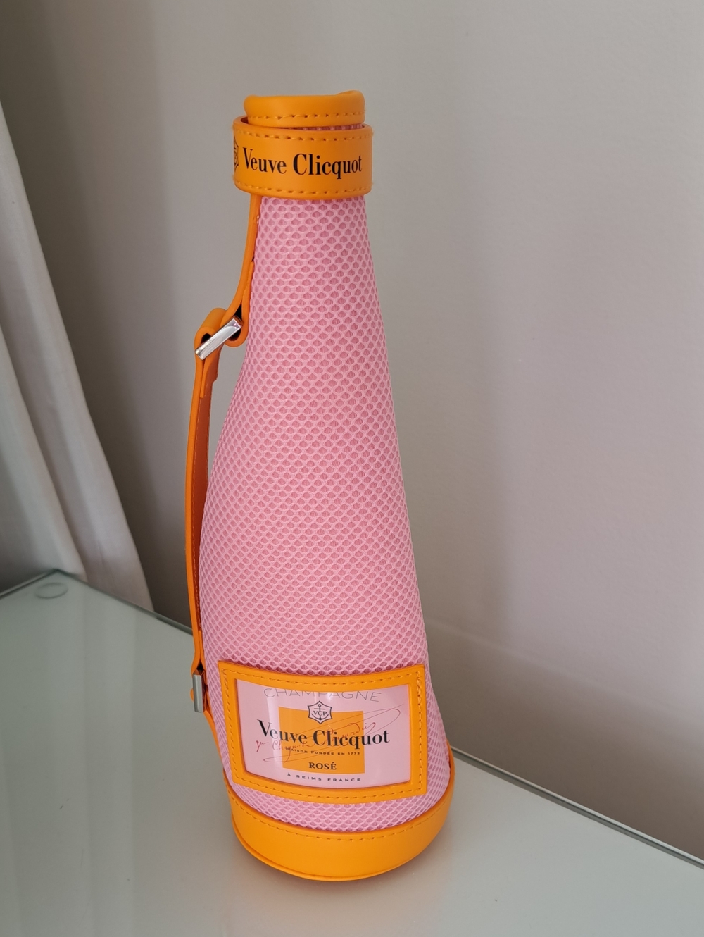 NWT Veuve Clicquot Rose Champagne Pink Insulated Gift Wine Bottle Bag Zip/Handle